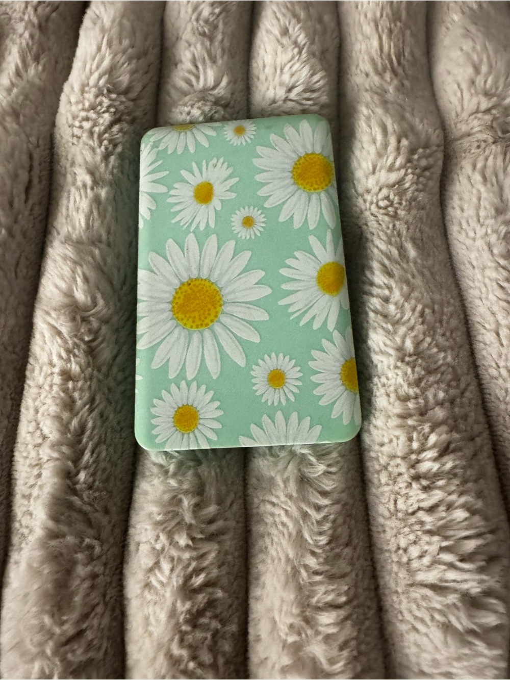 Daisy Pattern Mint Green Phone Power Bank